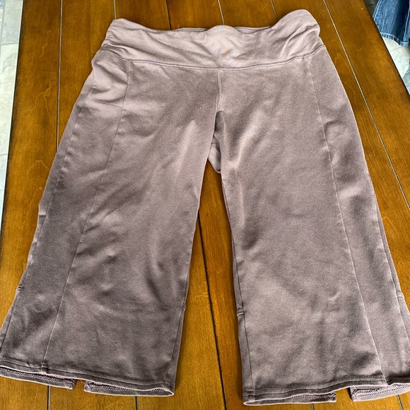 COLUMBIA Brown ‘Titanium’ Sport Capris with Split at Back Hem Size Medium - Picture 4 of 9